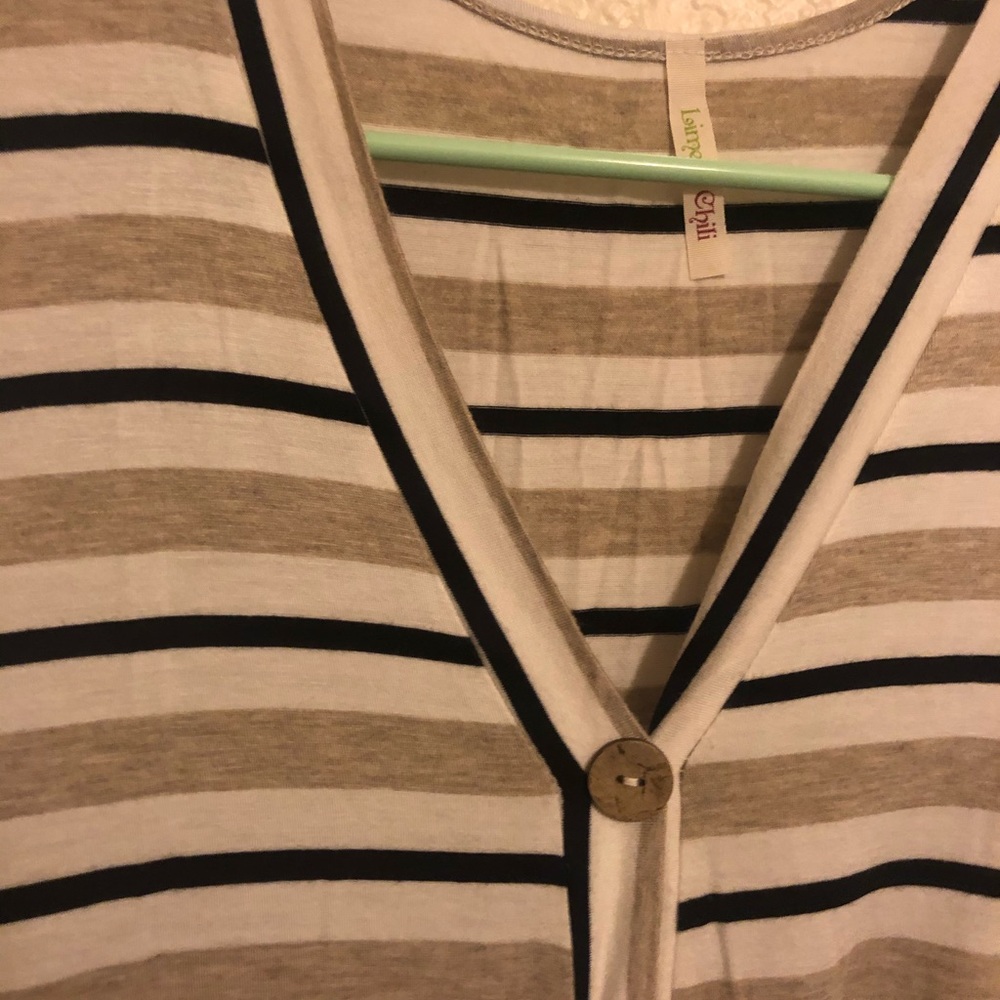 Blouse - Picture 2 of 3
